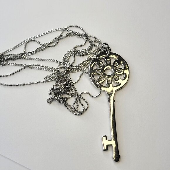 Silver tone Key Pendant Necklace - Picture 5 of 10